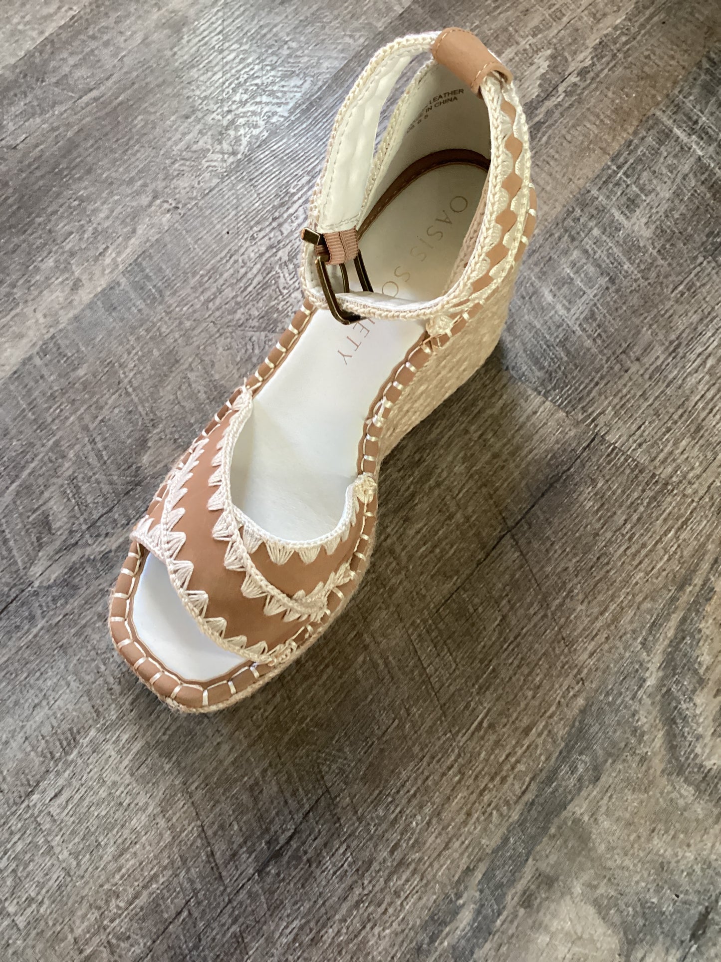 Embroidered Detail Wedge Shoe