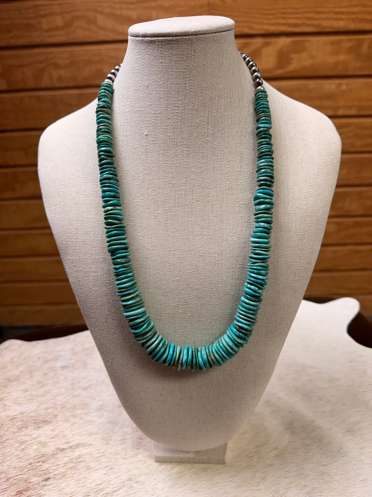 Graduated Turquoise Disc Necklace