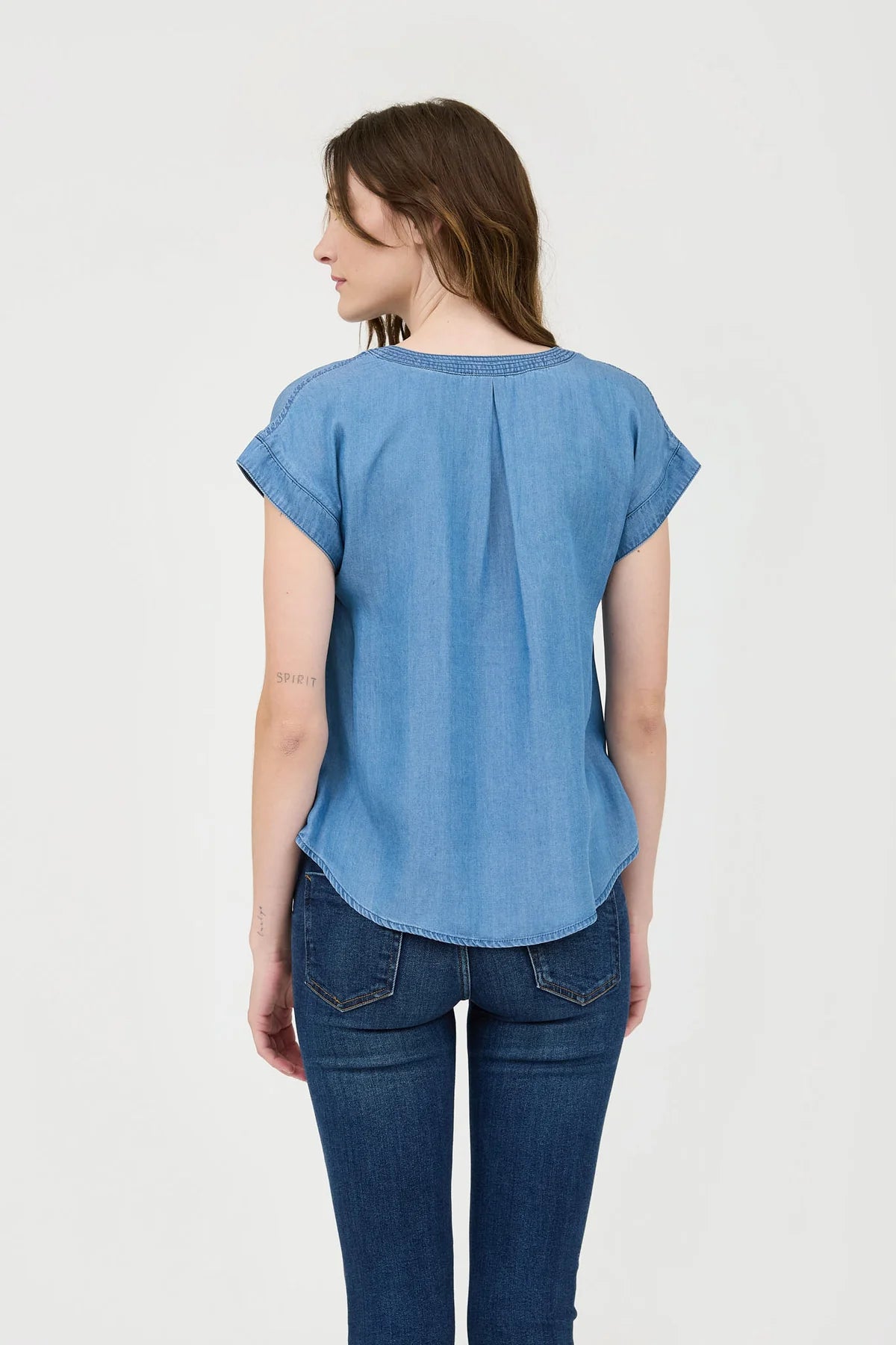 CHAMBRAY SPLIT NECK SHORT SLEEVE BLOUSE (Regular and Plus) 112