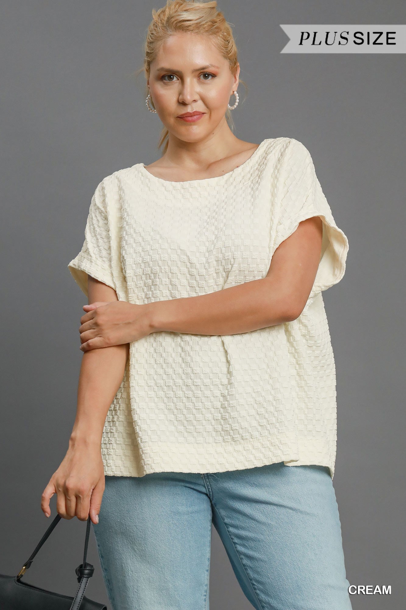 Texture Boxy Cut Top with Back Buttons (Plus Size)
