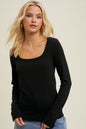 SCOOP NECK FITTED RIBBED KNIT TOP