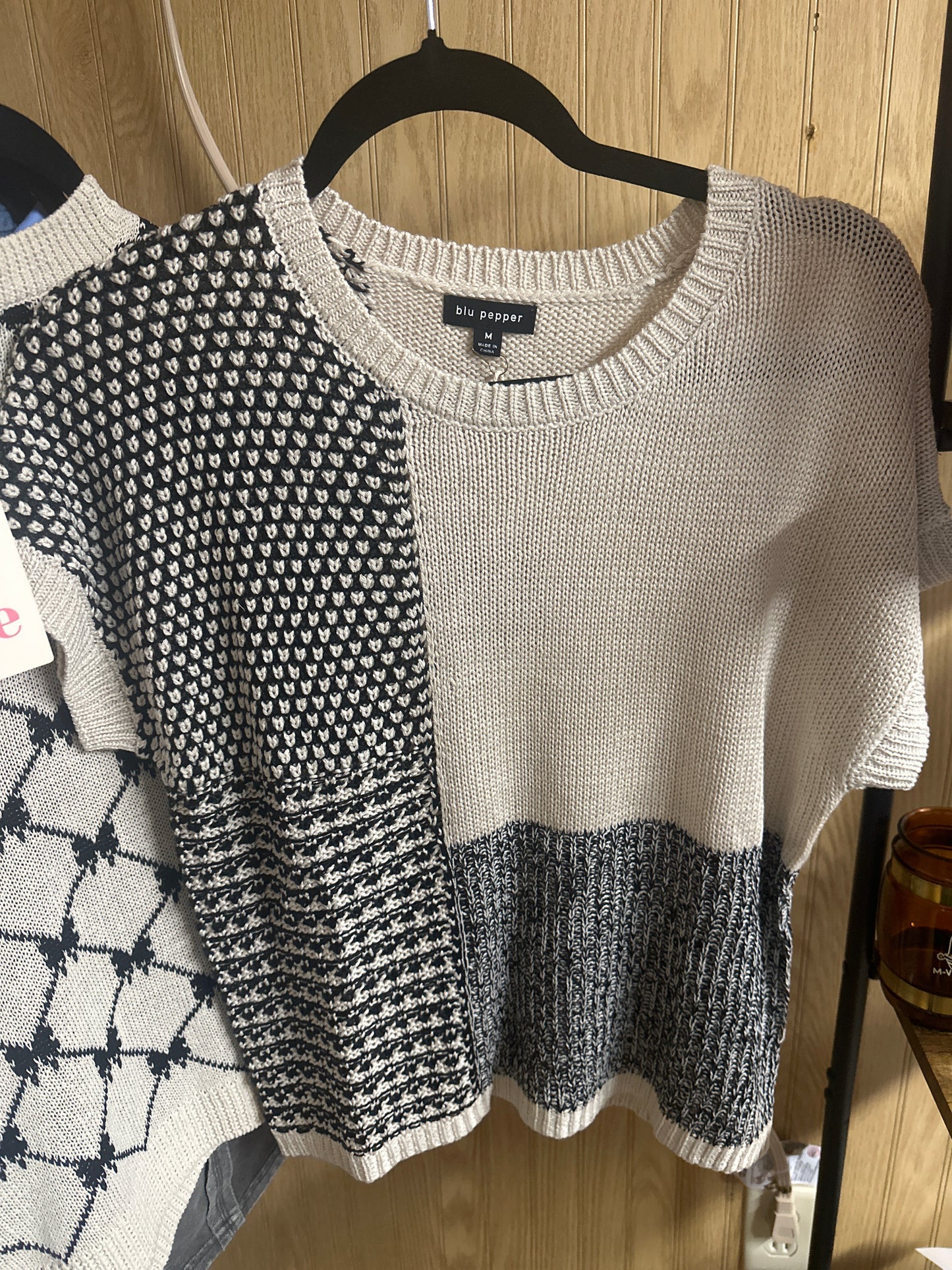 B5St1047 Color Block Knit Top (Regular & Plus)