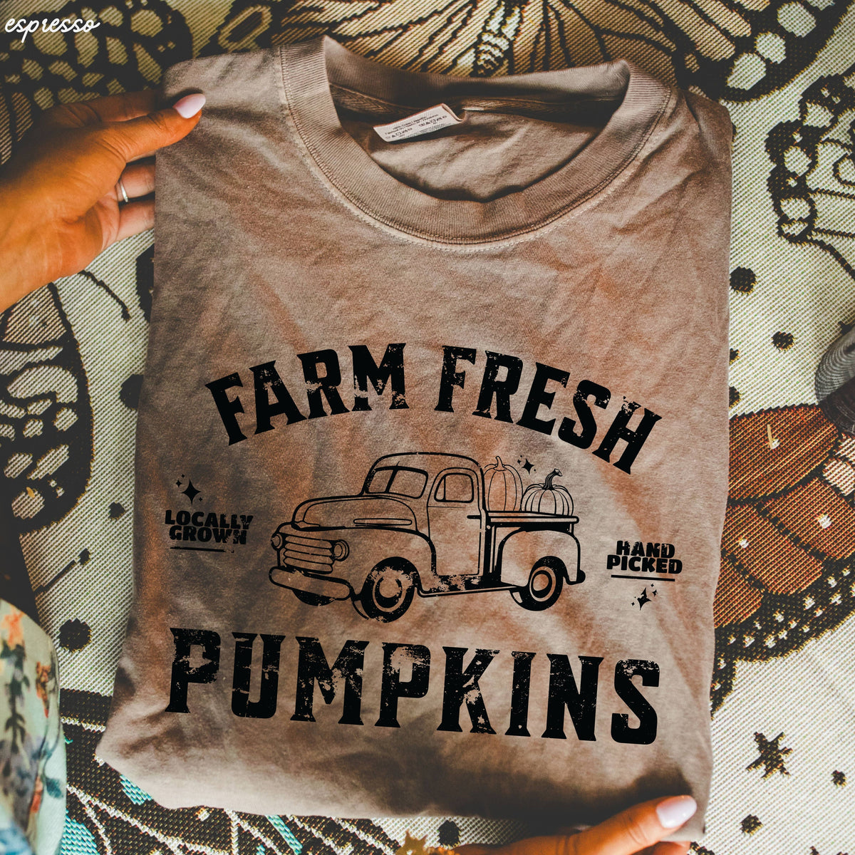 Farm Fresh Pumpkins Tee (S-3X)