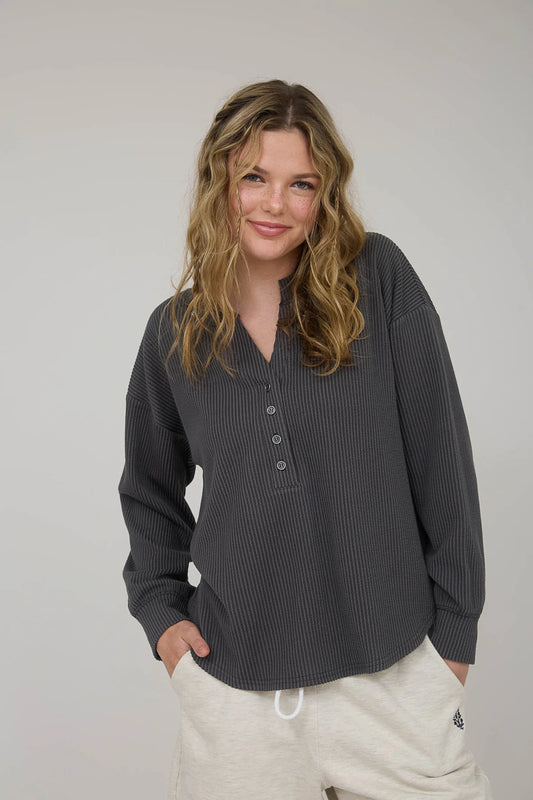 WASHED RIBBED LONG SLEEVE HENLEY KNIT TOP