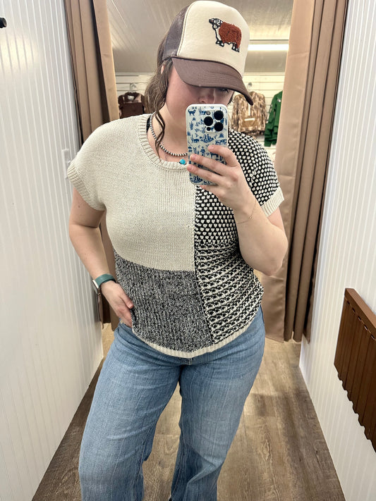B5St1047 Color Block Knit Top (Regular & Plus)