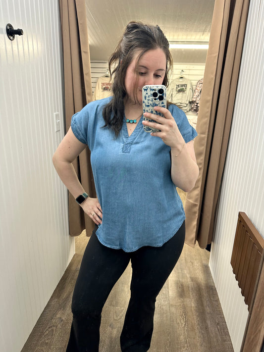 CHAMBRAY SPLIT NECK SHORT SLEEVE BLOUSE (Regular and Plus) 112
