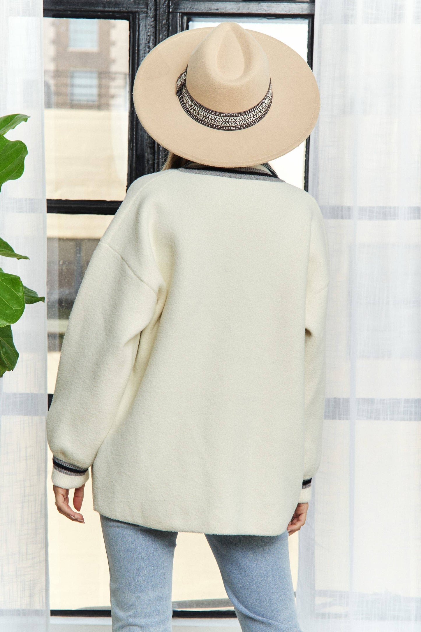 BUTTONS STRIPED DENIM POCKETS CARDIGAN (Two Colors)